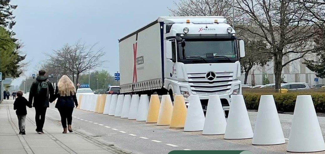 Kegel-Betonpoller