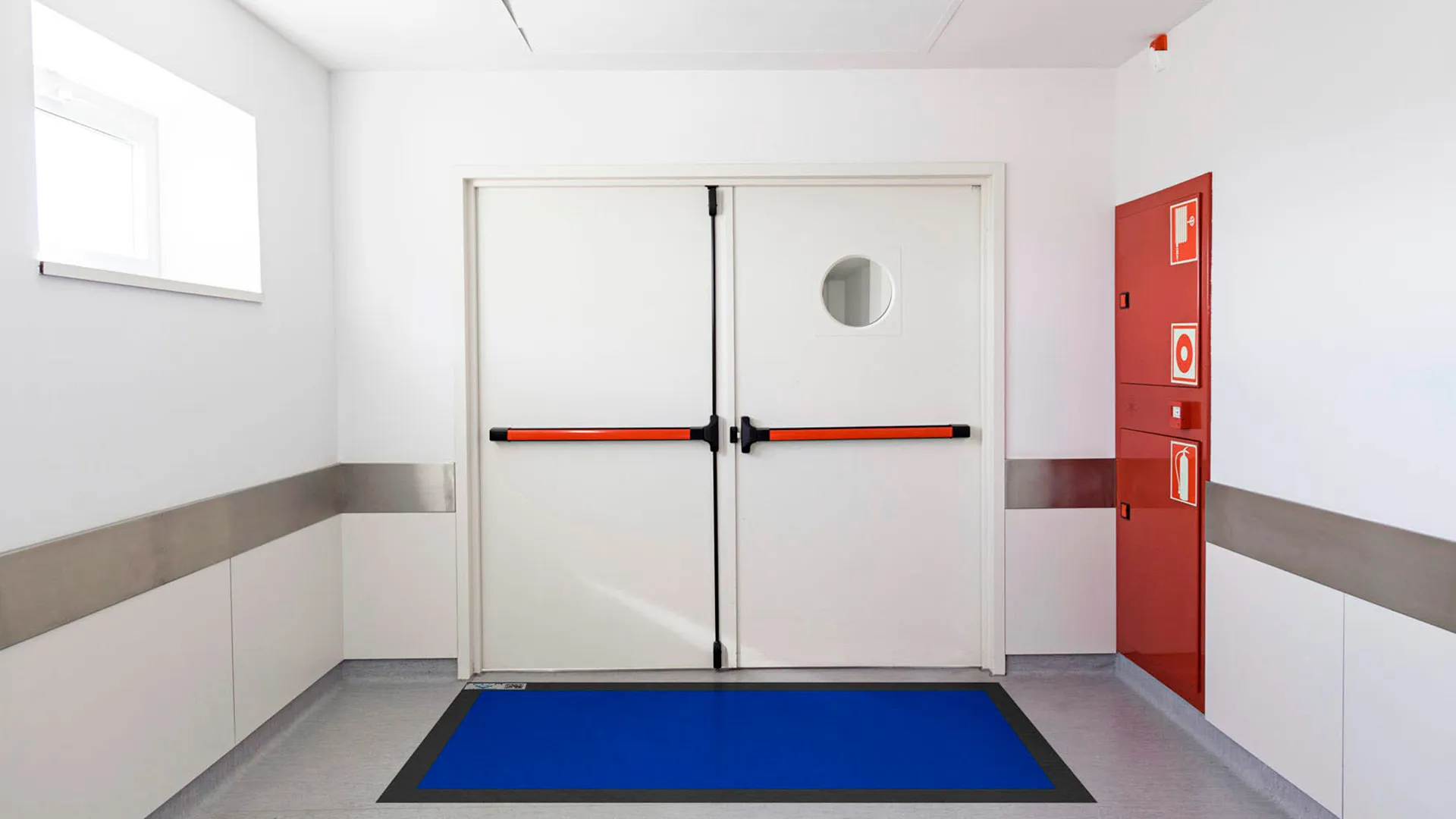 Adhesive Mat / Cleanroom Mat for Pallet Trucks and Forklifts