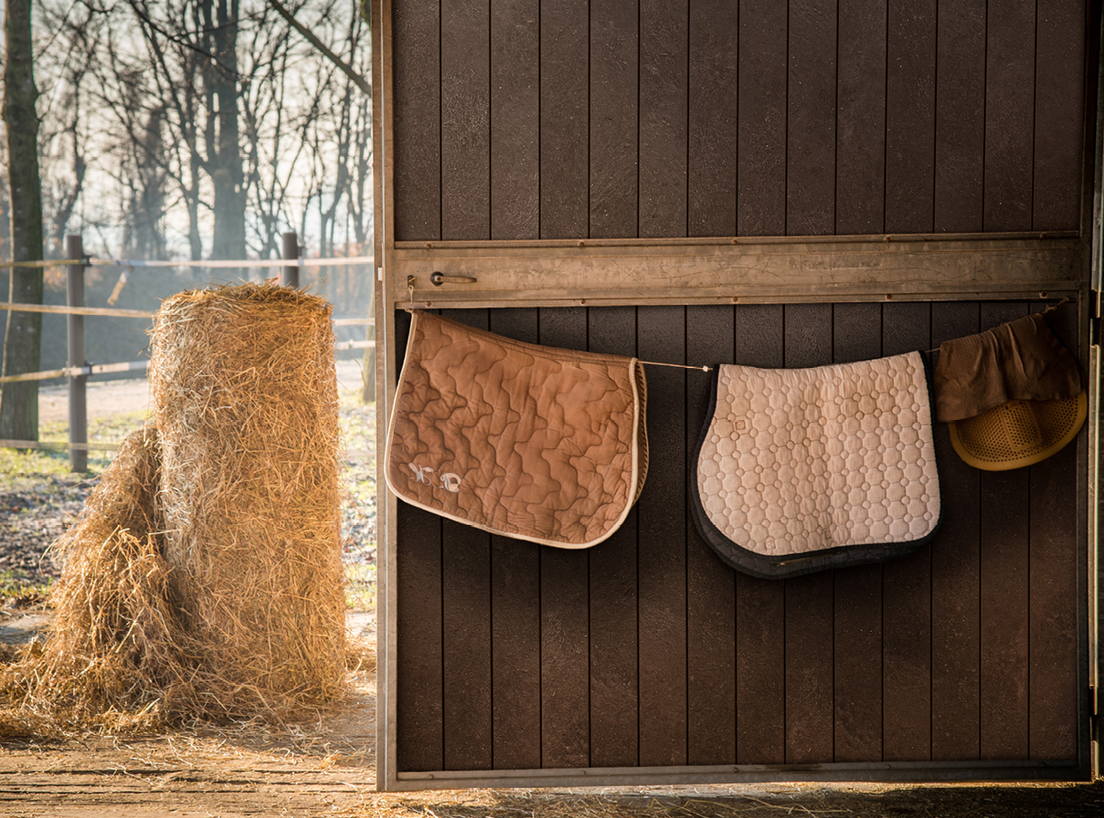 Stallbrett mit Nut und Feder aus Recycling-Kunststoff