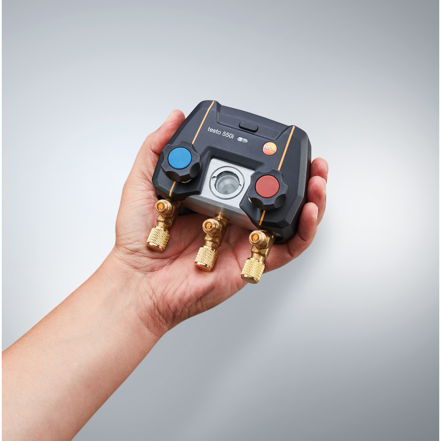 App-gesteuerte digitale Monteurhilfe testo 550i mit Bluetooth und 2-Wege Ventilblock