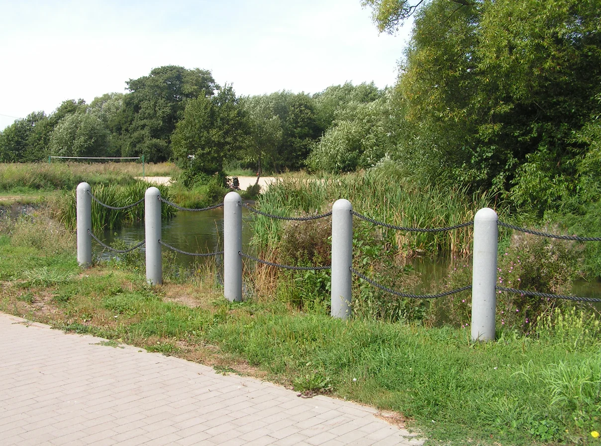 Poller mit Halbkugelkopf aus Recycling-Kunststoff