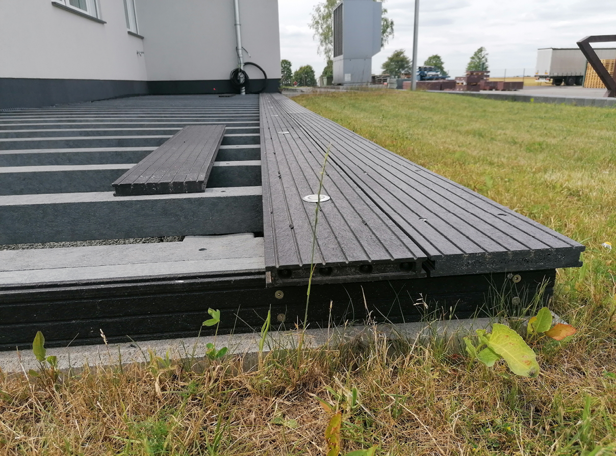 Balken aus Recycling-Kunststoff