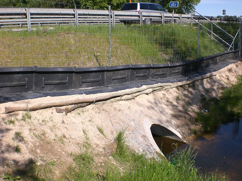 Amphibienleitwand