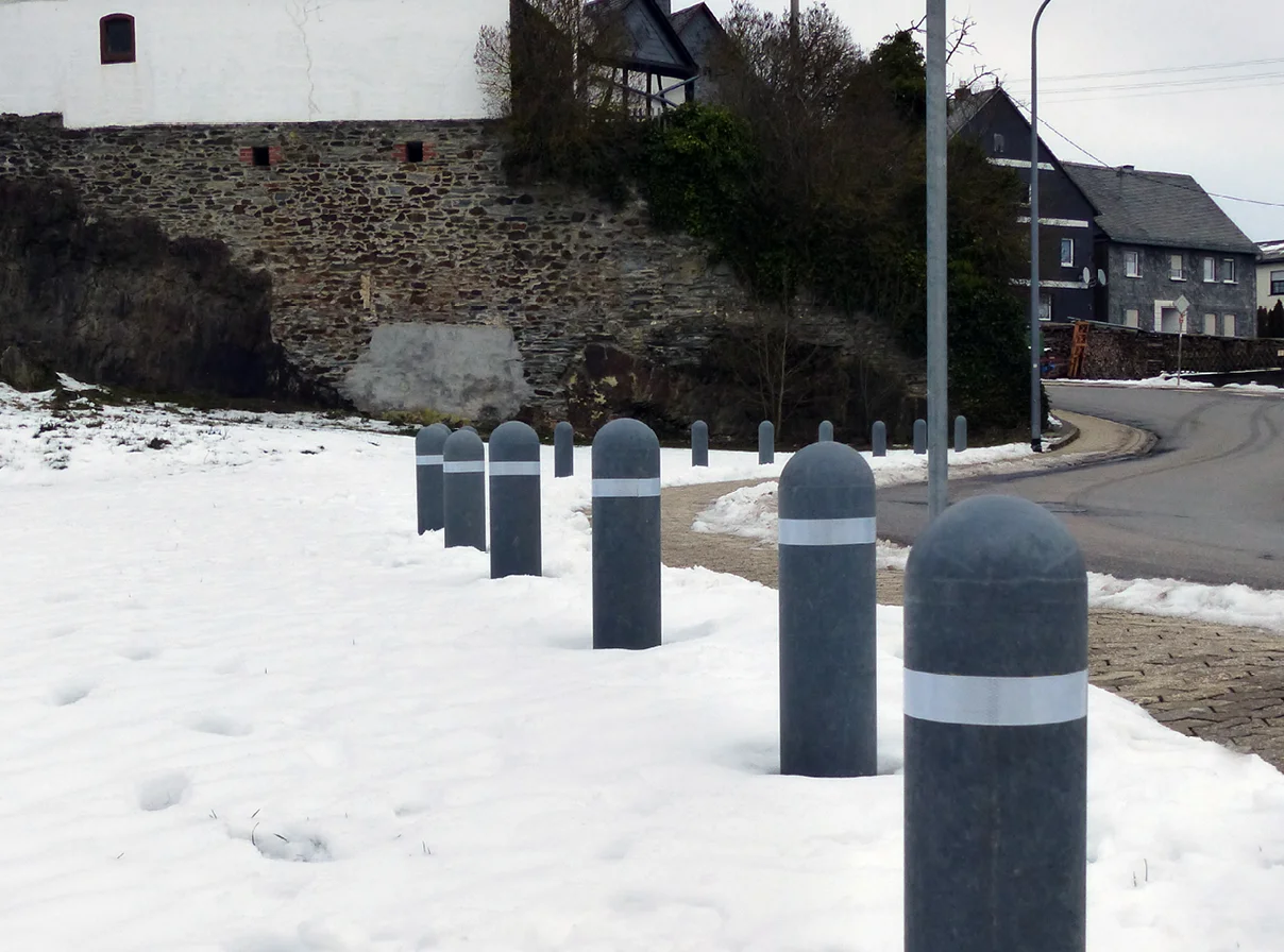 Poller mit Halbkugelkopf aus Recycling-Kunststoff