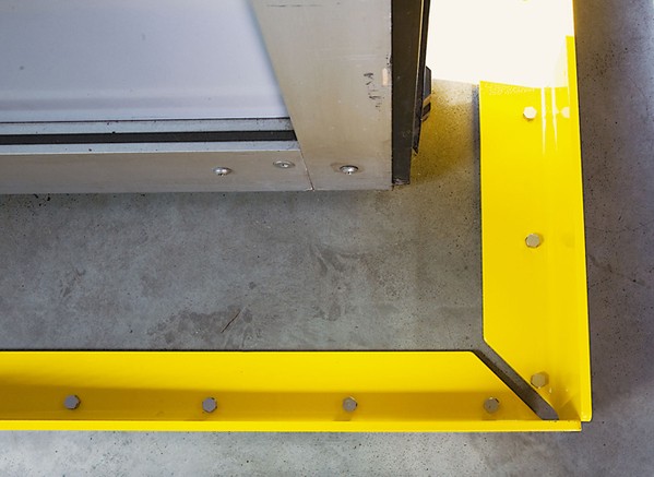Schrammschutz aus Stahl für Staplerverkehr