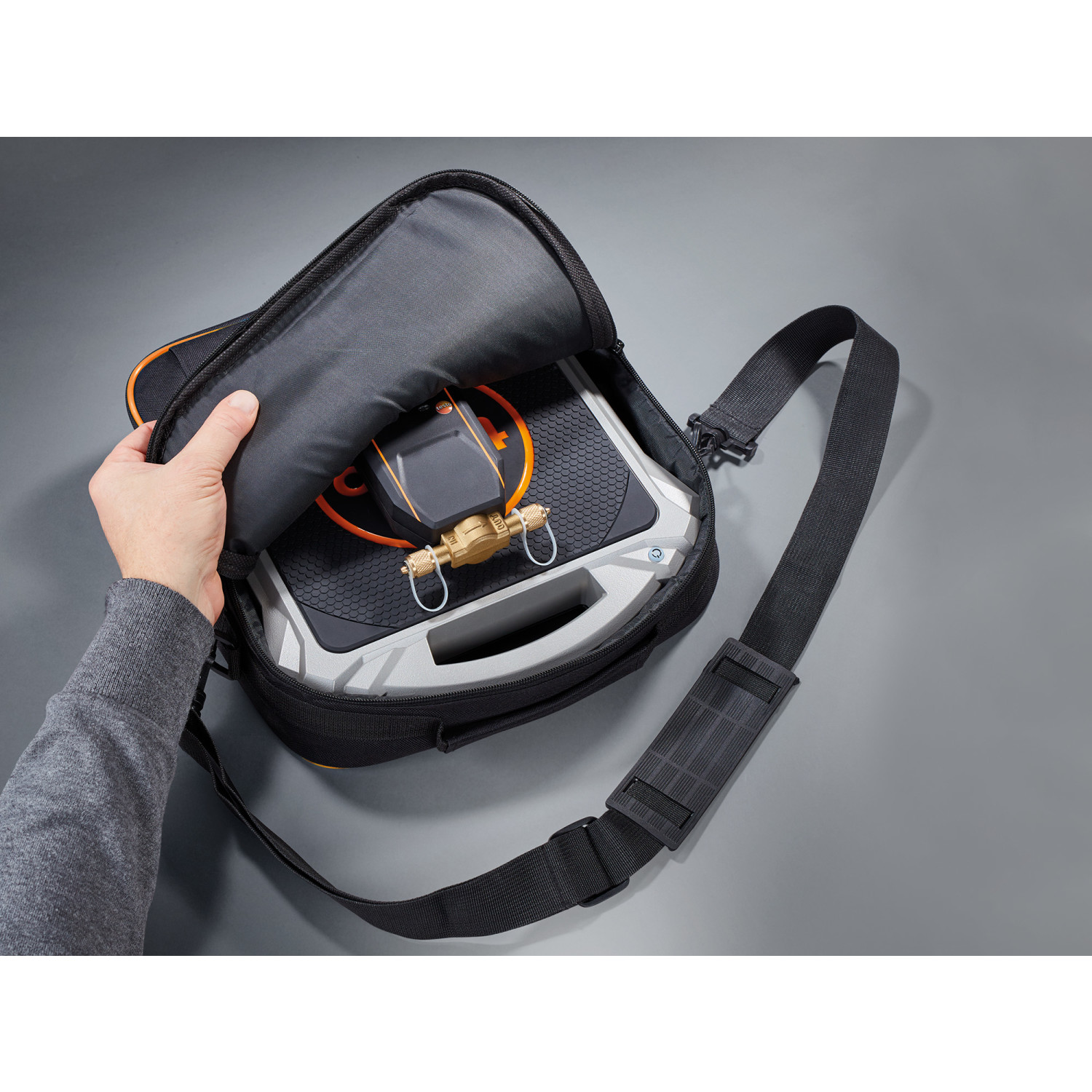 Digitale Kältemittelwaage und intelligentes Ventil testo 560i Set mit Bluetooth®