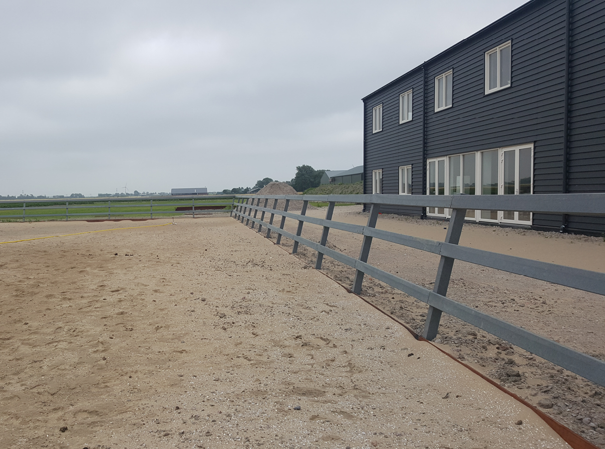 Stallbrett mit Nut und Feder aus Recycling-Kunststoff