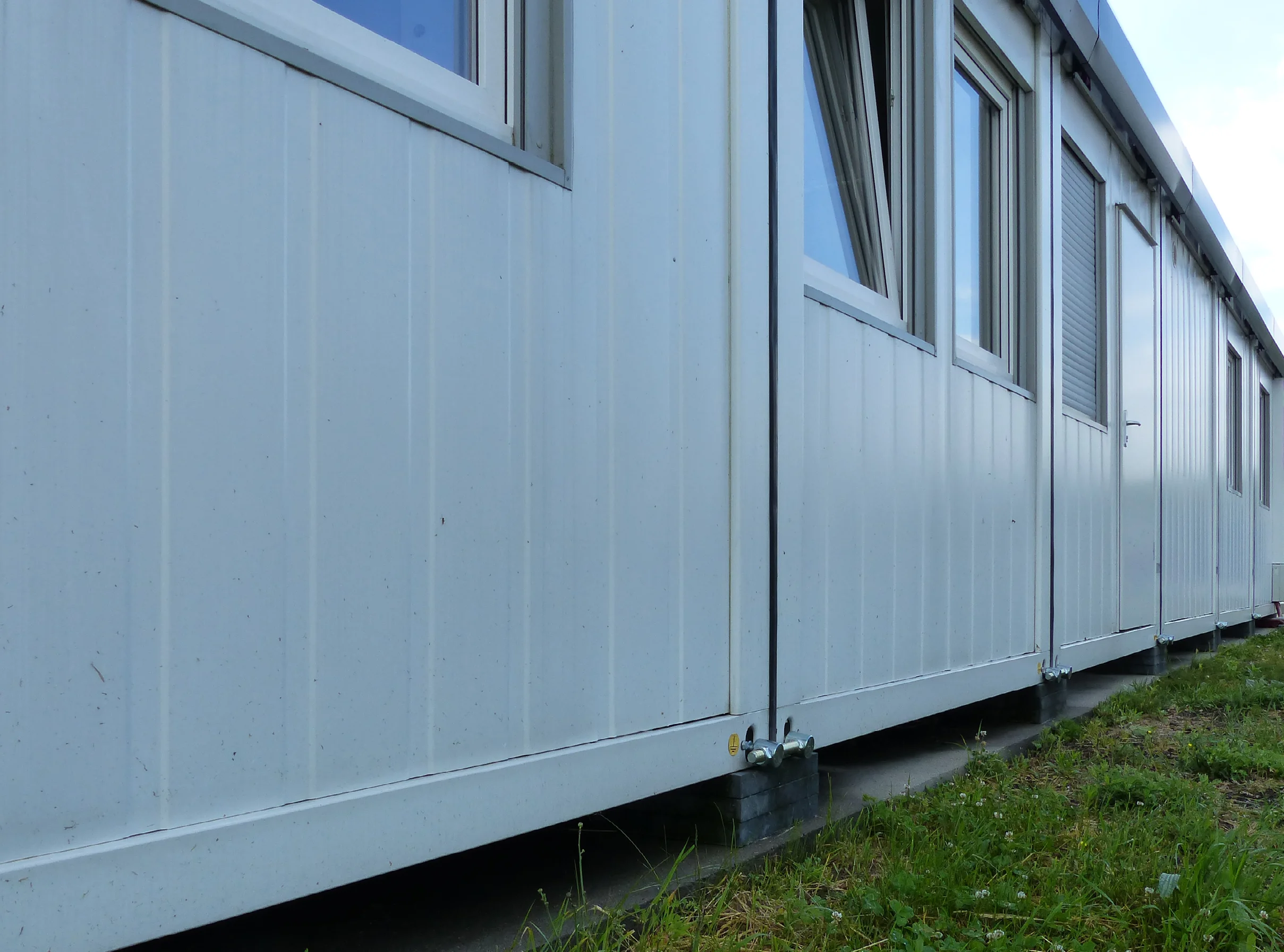 Unterlegplatte / Containerplatte aus Recycling-Kunststoff