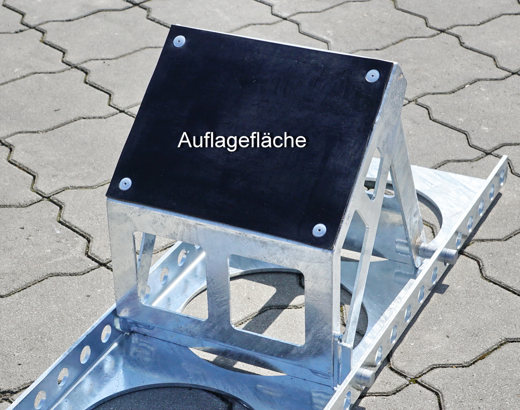 Verstellbare Ladungssicherung für Kabeltrommeln bis Ø 2.800 mm