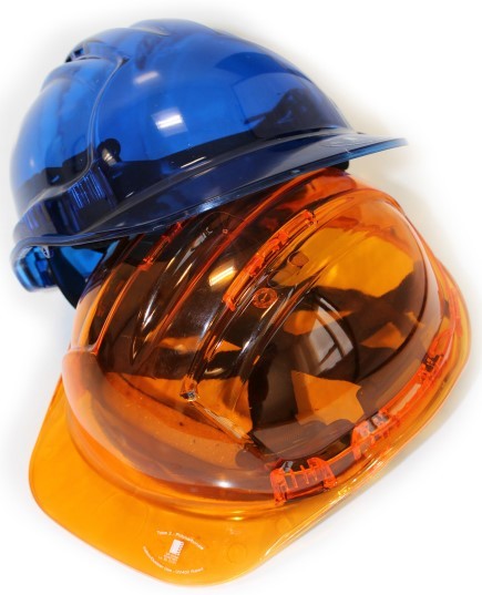Schutzhelm durchsichtig